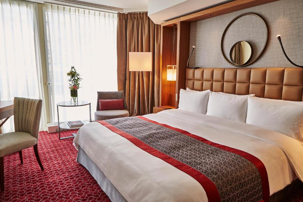 Двухместный (Двухместный номер Fairmont с 1 кроватью и видом во внутренний двор), Grand Hotel Kempinski Geneva