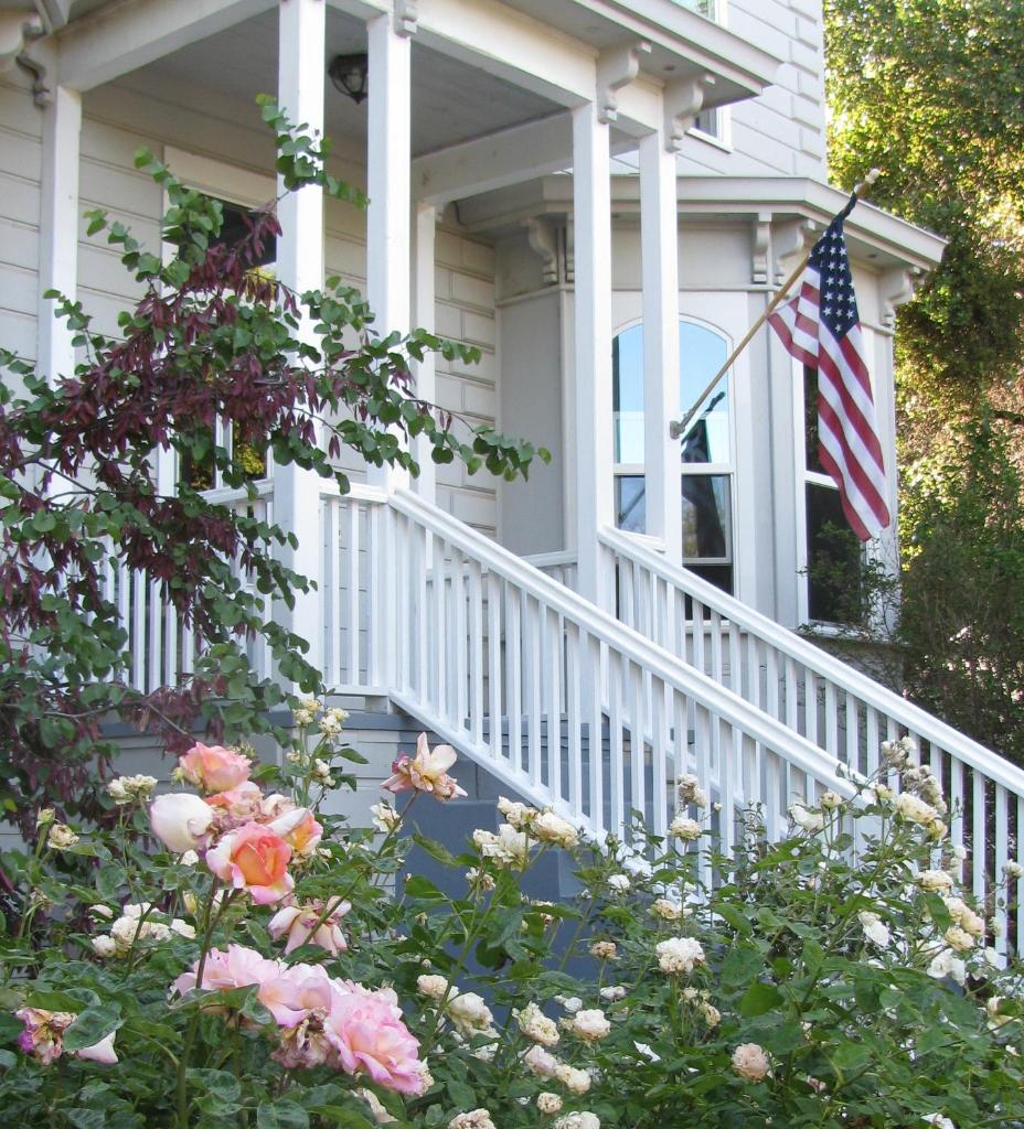 Yosemite Rose Bed and Breakfast image