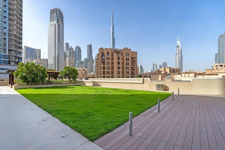 Vogue Bellevue Downtown - Stylish One Bedroom Apartment with Balcony, Walkable to Burj Khalifa and Dubai Mall, Fully Renovated photo 3