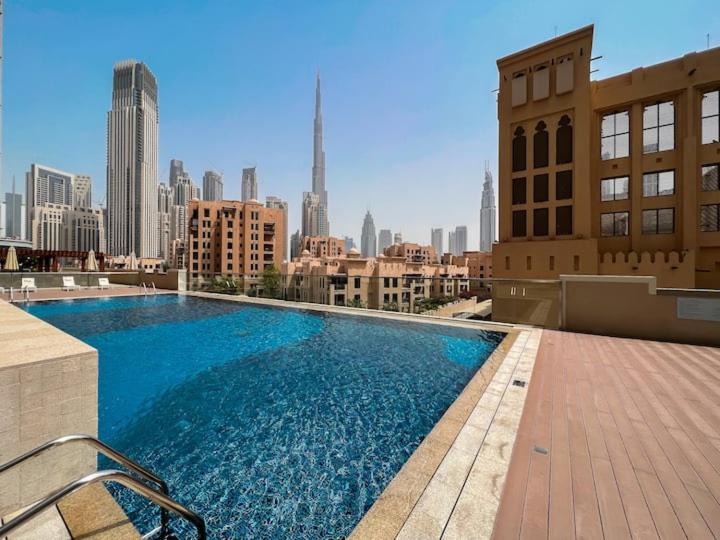 Vogue Bellevue Downtown - Stylish One Bedroom Apartment with Balcony, Walkable to Burj Khalifa and Dubai Mall, Fully Renovated photo 1