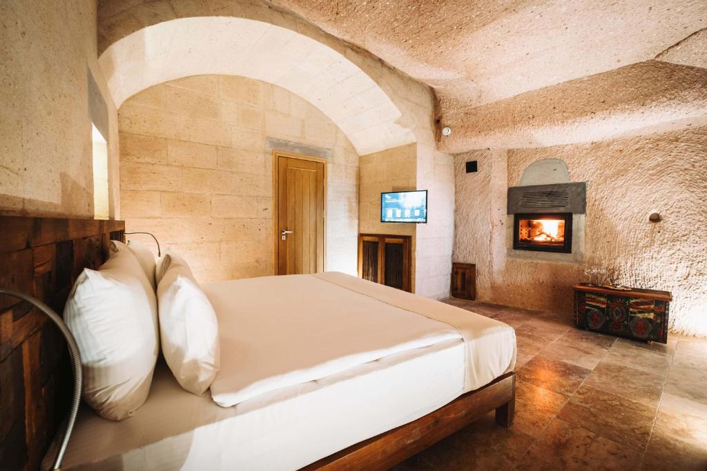 Millstone Cave Suites Hotel - Tap to explore photos