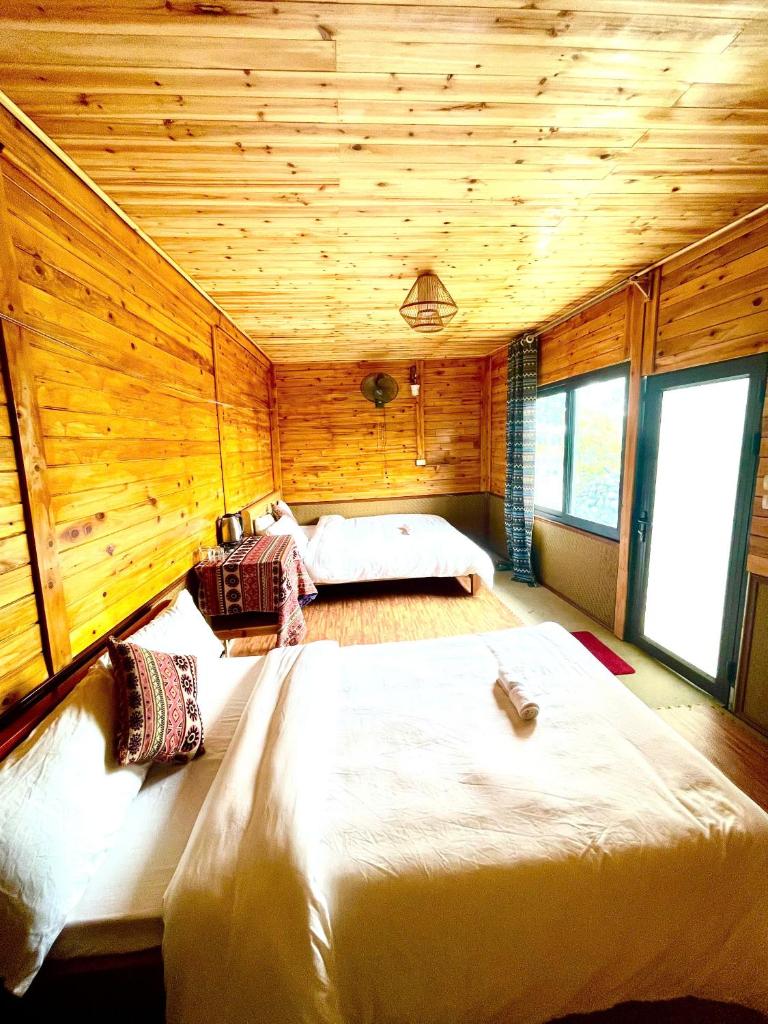 Homestay Ho Đa A Cang Ta Phin - Tap to explore photos
