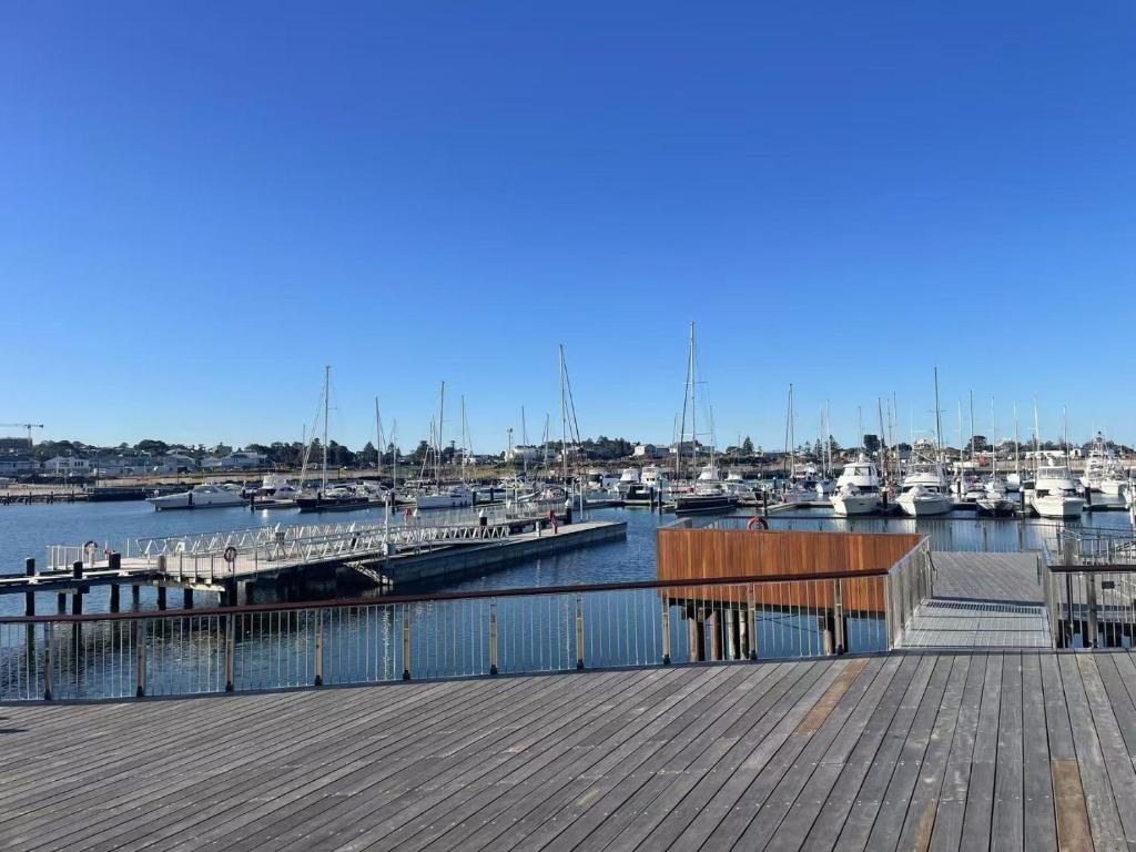 Waterview Apartment