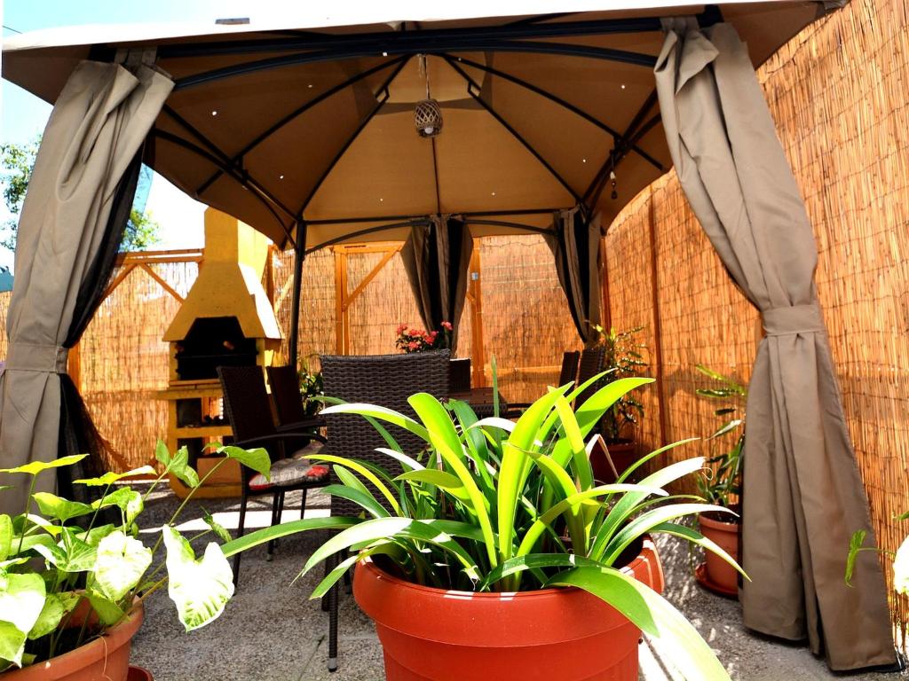 Villa Nour El Donya - Your Touch of Home in the River-Heart of Bihać photo 3