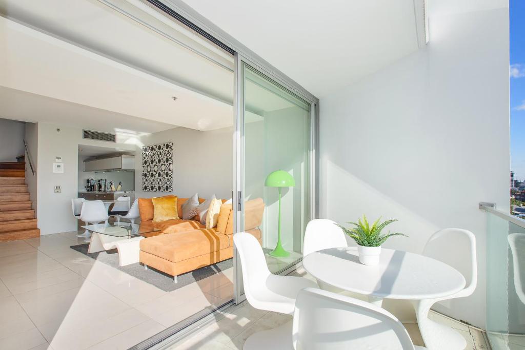 Sky High Darlinghurst Sydney Magical Views 1 Bedroom Dual Level Apartment photo 1