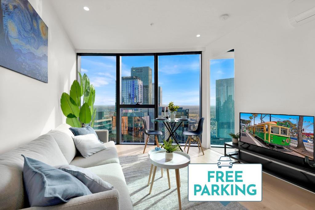 Skyline Luxury in Melbourne Central Tallest Tower - Aurora Apartment with Epic Views & Pool Access