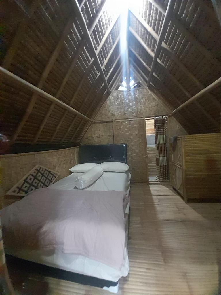 KLM Bungalow Lombok - Tap to explore photos