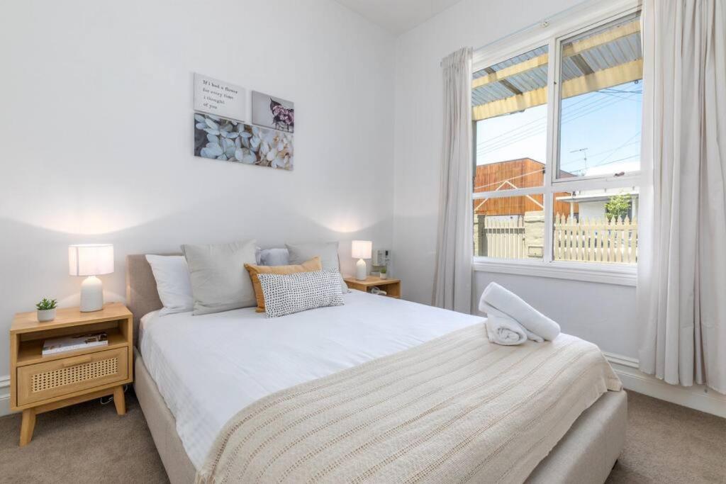 Cosy 2 bedroom house photo 2