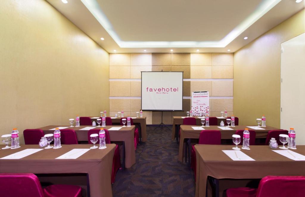favehotel Solo Baru - Tap to explore photos