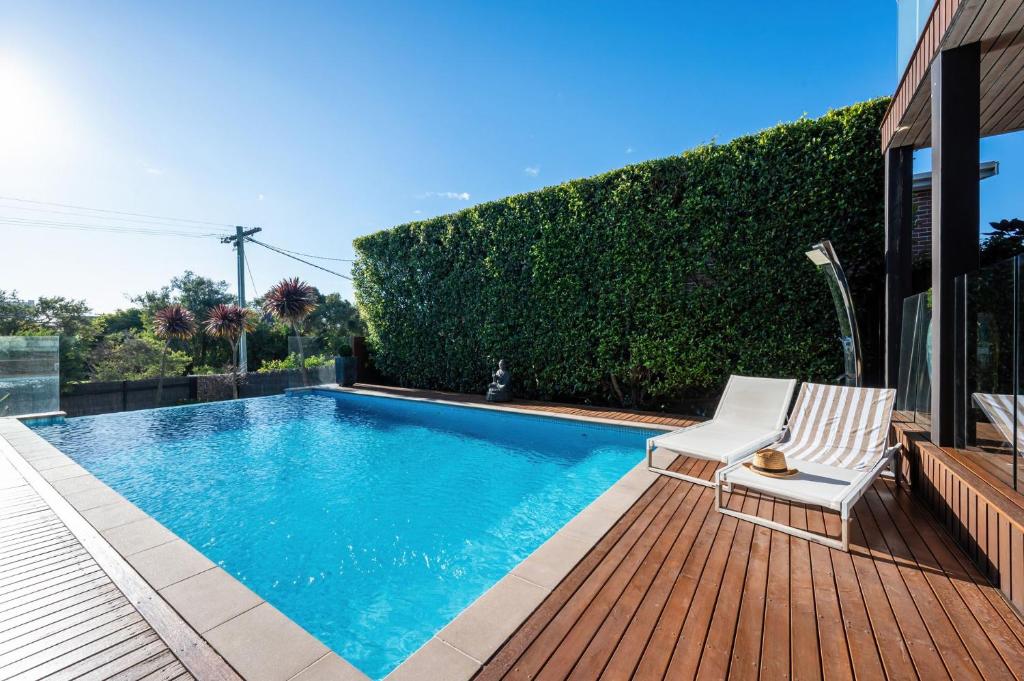 Blairgowrie Bay Villa - Infinity Pool, Beachfront, Water Views photo 1