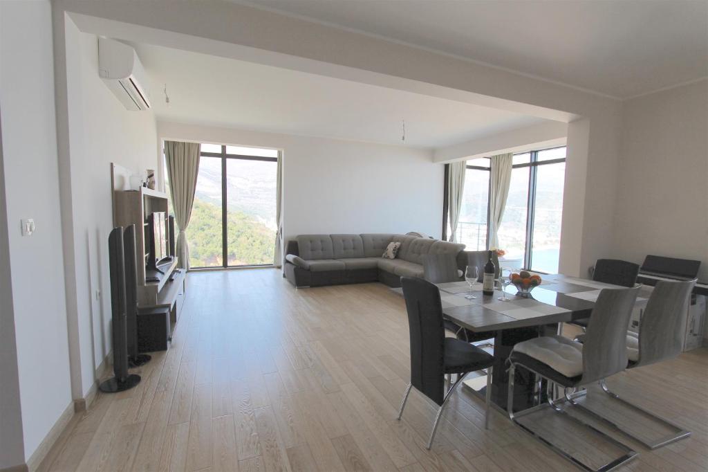 Апартаменты (Апартаменты с 3 спальнями и балконом с видом на море), Apartments Aqua