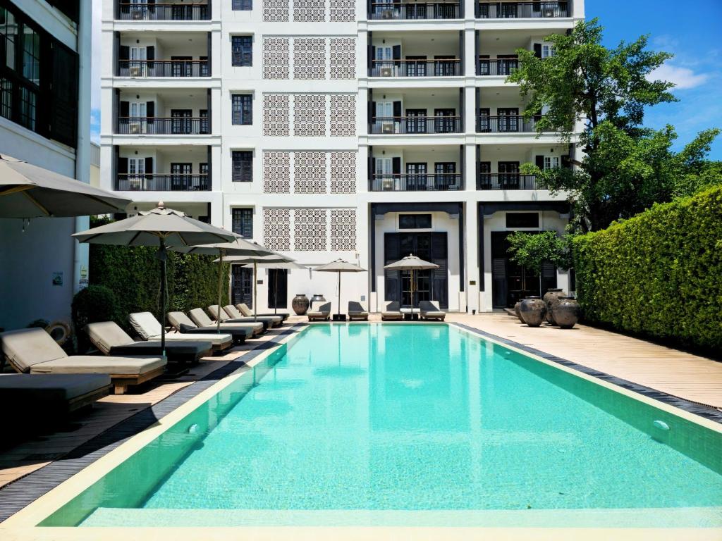 Buri Siri Boutique Hotel - Tap to explore photos