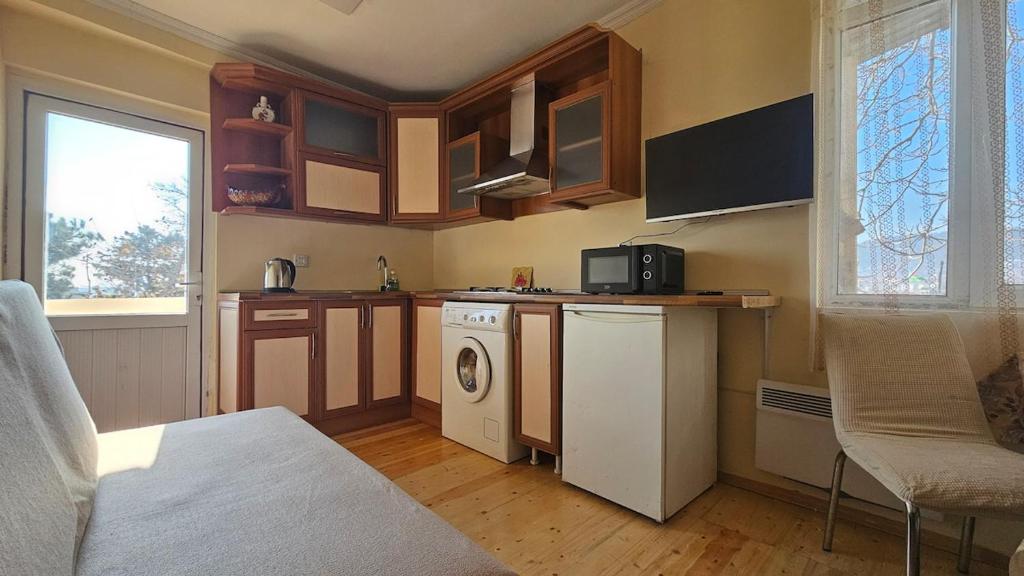 Bayil Boulevard apartments, flat 5