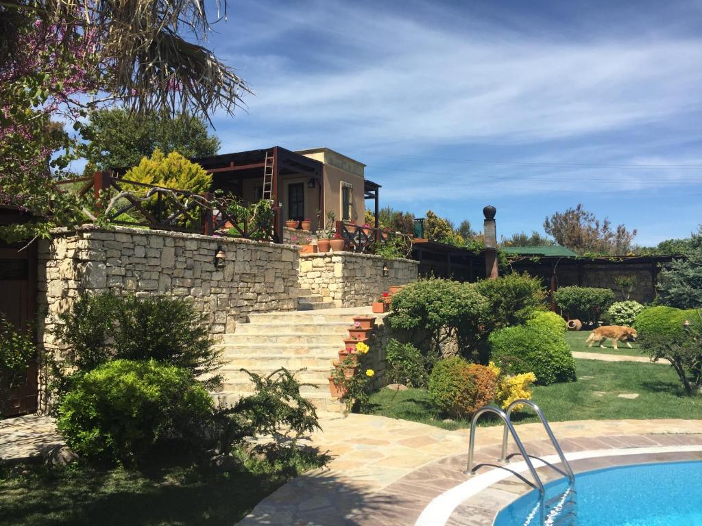 Ada Bacchus Hotel photo 2