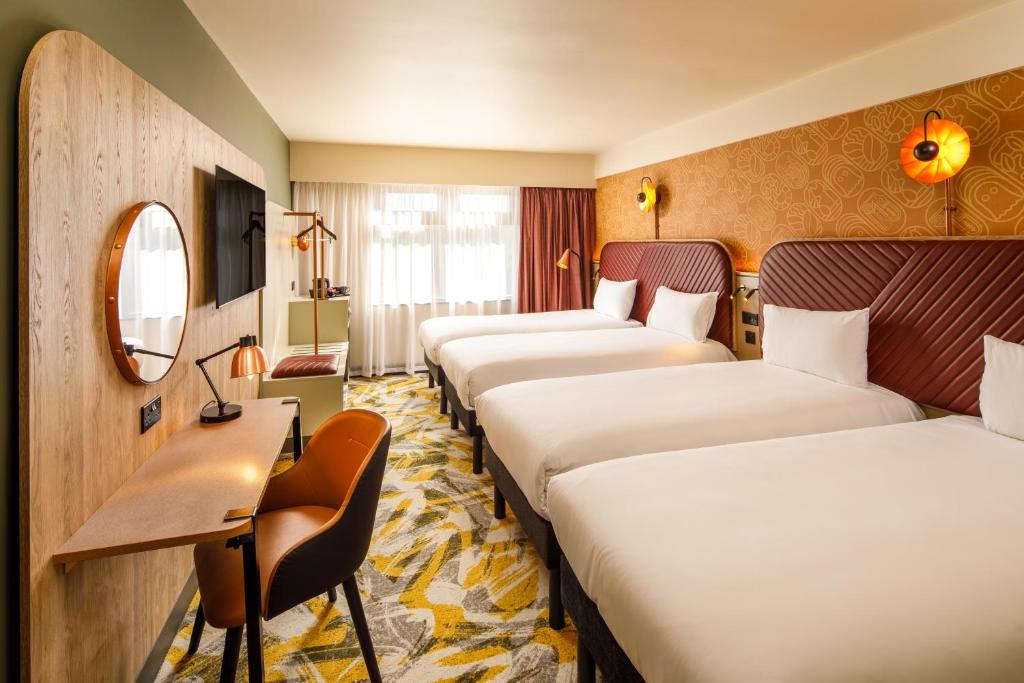 ibis Styles York Centre - Tap to explore photos
