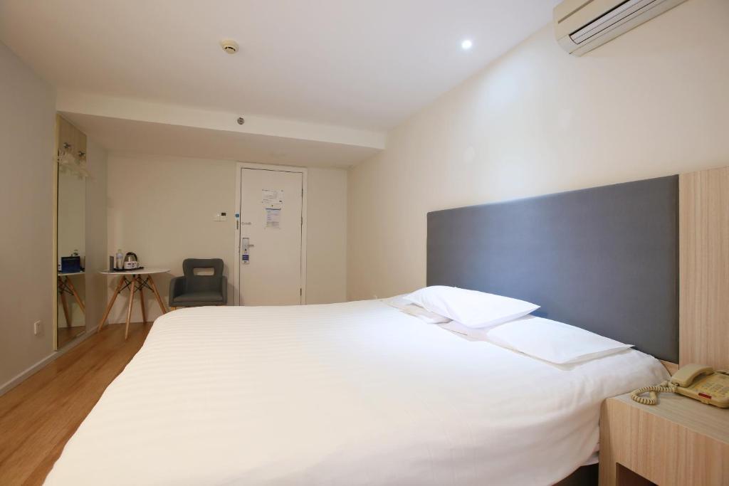 Двухместный (Двухместный номер с 1 кроватью), Hanting Express Beijing Asian Games Village