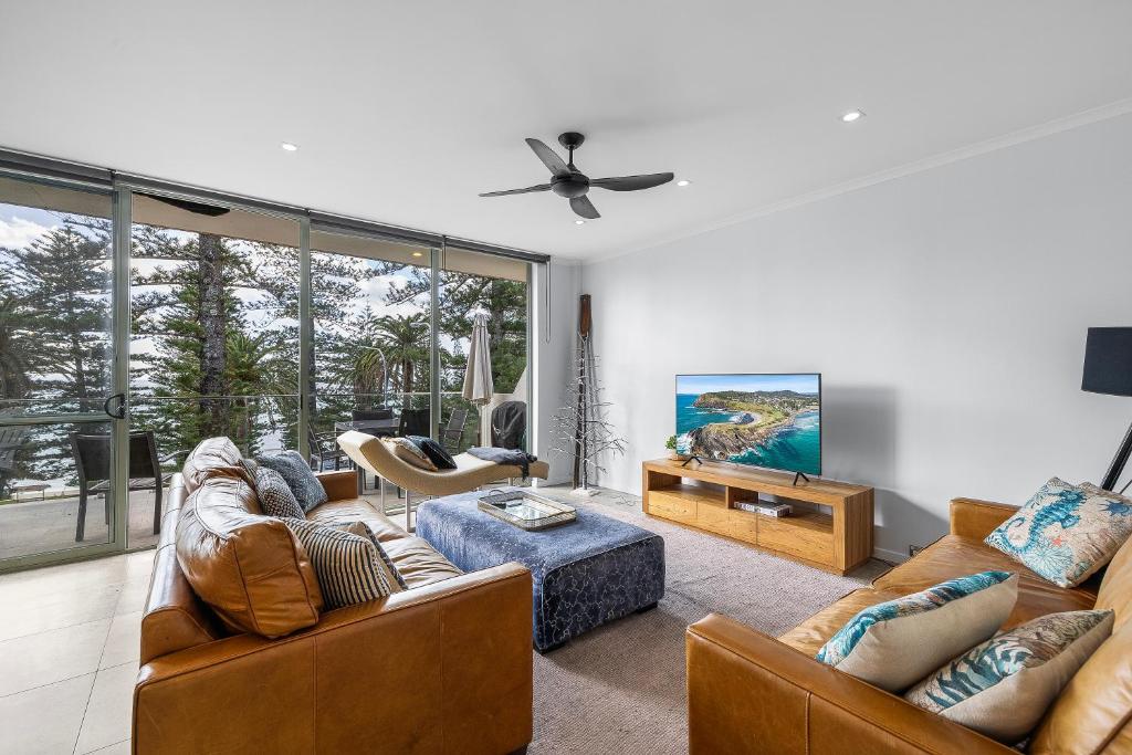 Tradewinds 5 photo 1