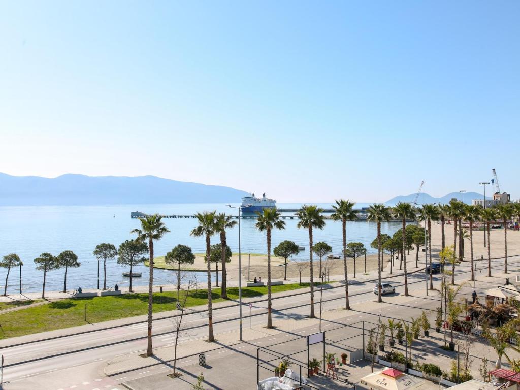 Apartment near Uji Ftohte beach photo 4