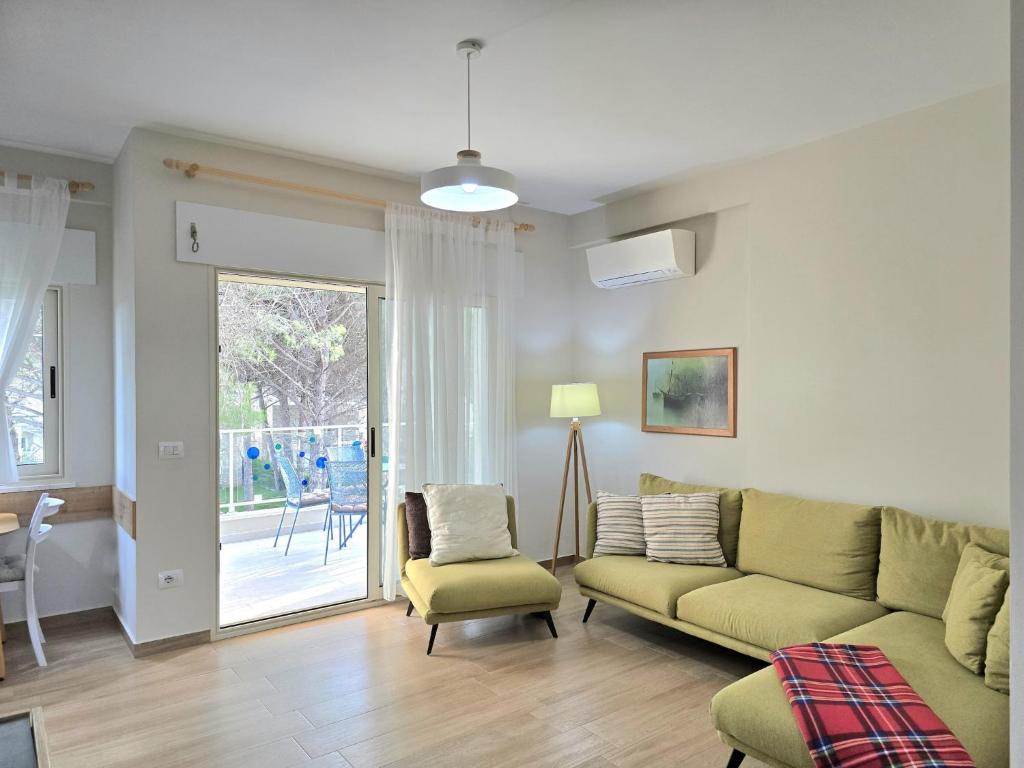Family-friendly apartment near beach photo 1