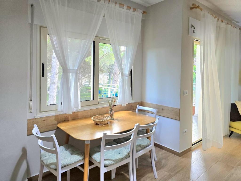 Family-friendly apartment near beach photo 4