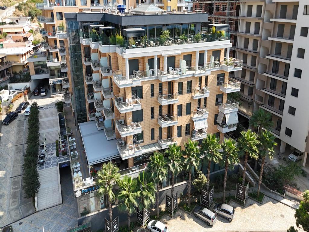 Apartment, steps from sea