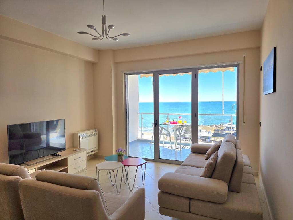 Charming Shoreline Flat in Durr s