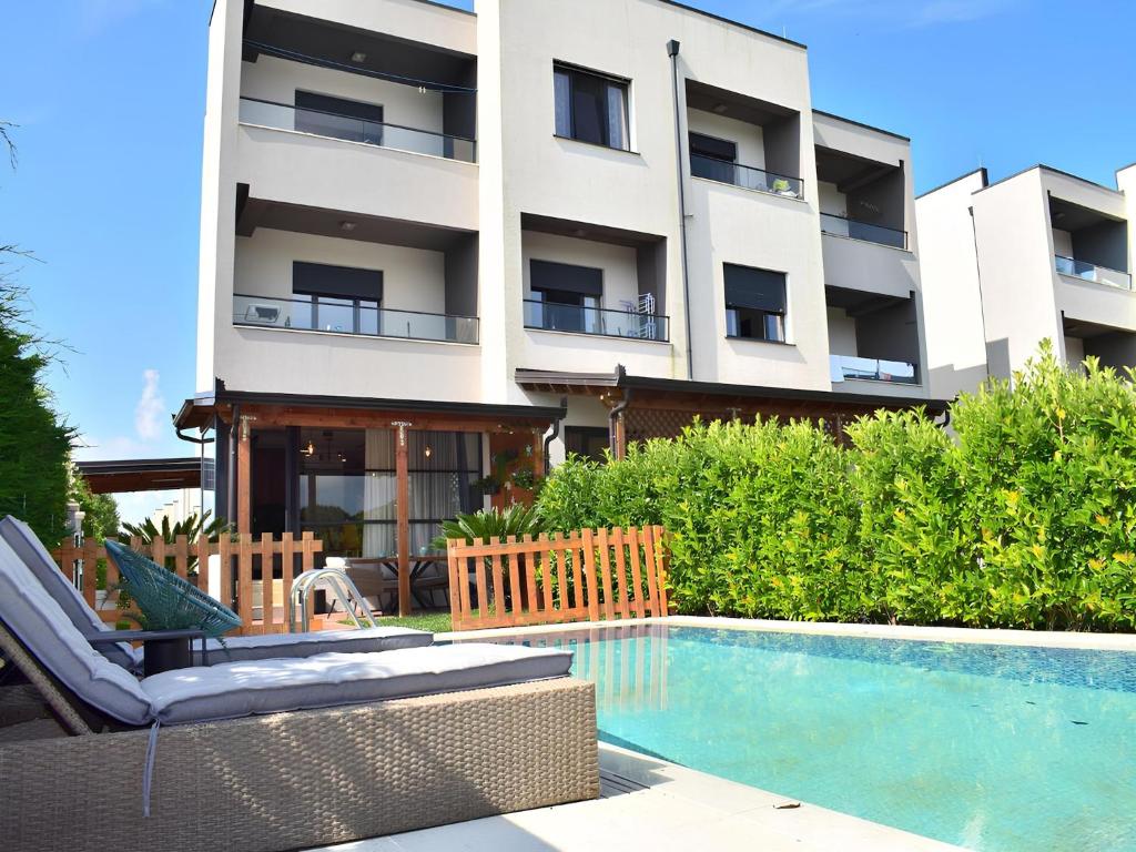 Family-Friendly Villa with Pool & Patio