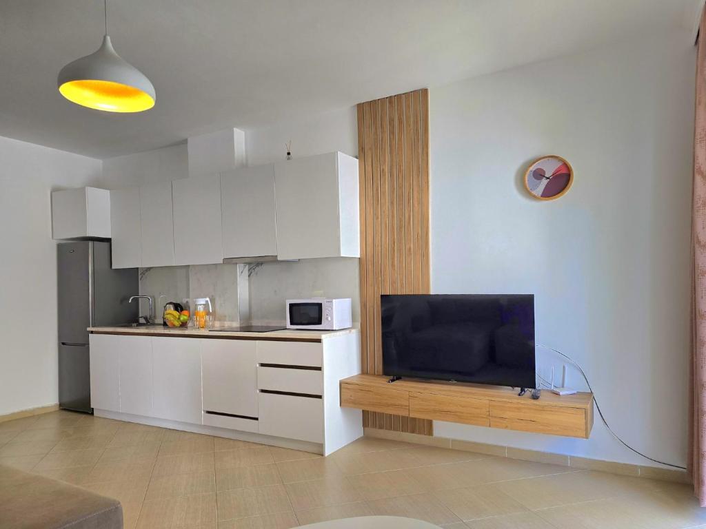 Holiday Apartment, Steps from Qerret Beach photo 1