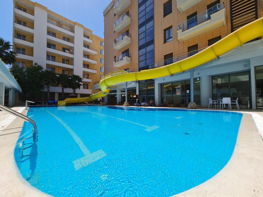 Beachfront apartment for three guests
