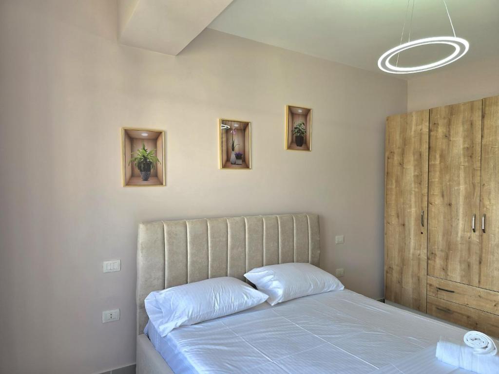 Charming Coastal Stay in Golem with Balcony photo 3