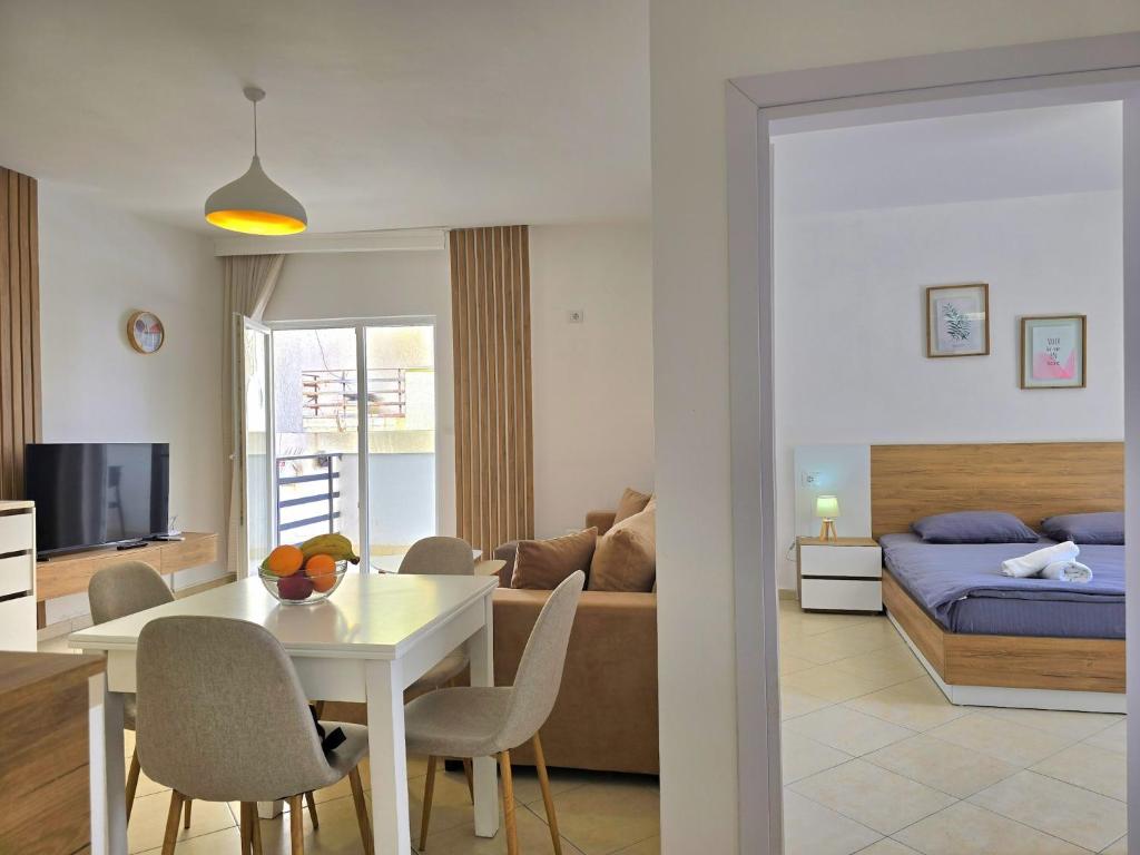 Two-Bedroom Holiday Apartment in Qerret photo 3