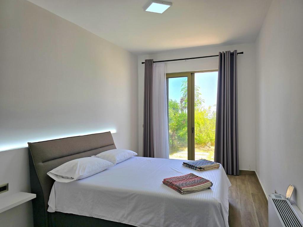 Spacious holiday home with garden photo 3