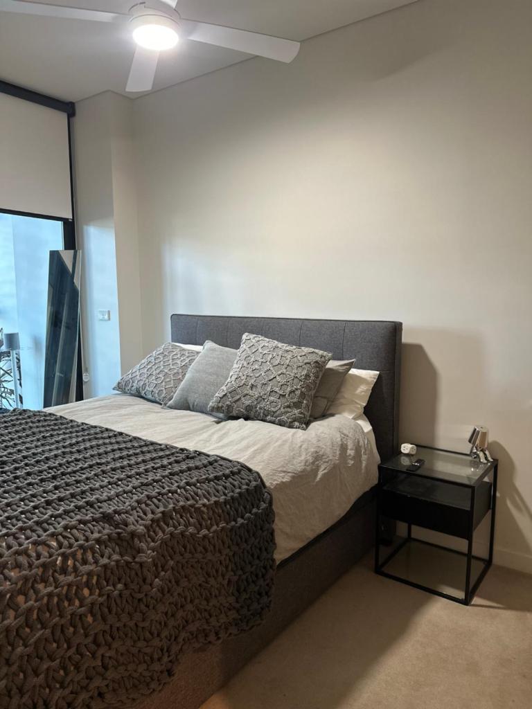 Heart of Sydney cbd furnished apartment photo 1