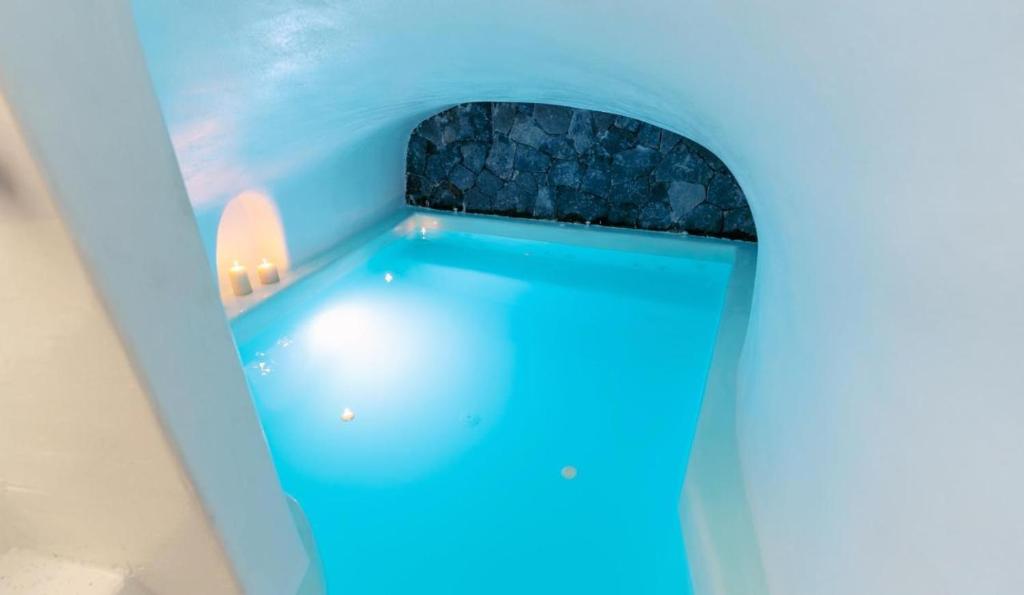 Argy's Luxury Caves, Santorini