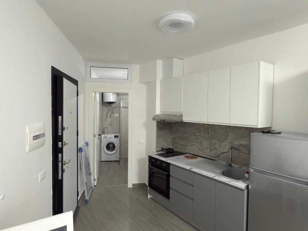 Rei Apartment 2 photo 3