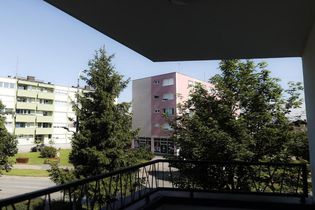 Stari Hrast Apartmani photo 3