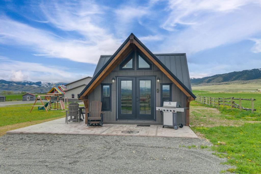 half Mi to Ruby River Cabin with Trail Access!