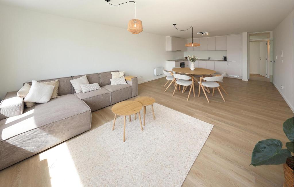 Lovely Apartment In Oostende With Wifi photo 1