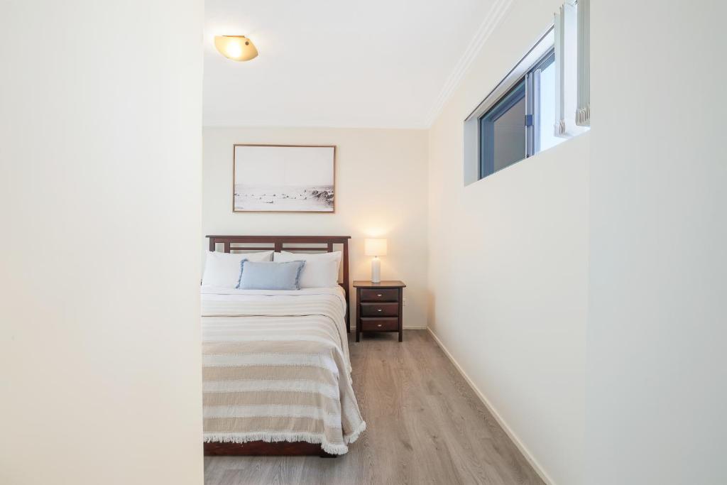 Dwell 40, Oceanfront Apartment photo 4
