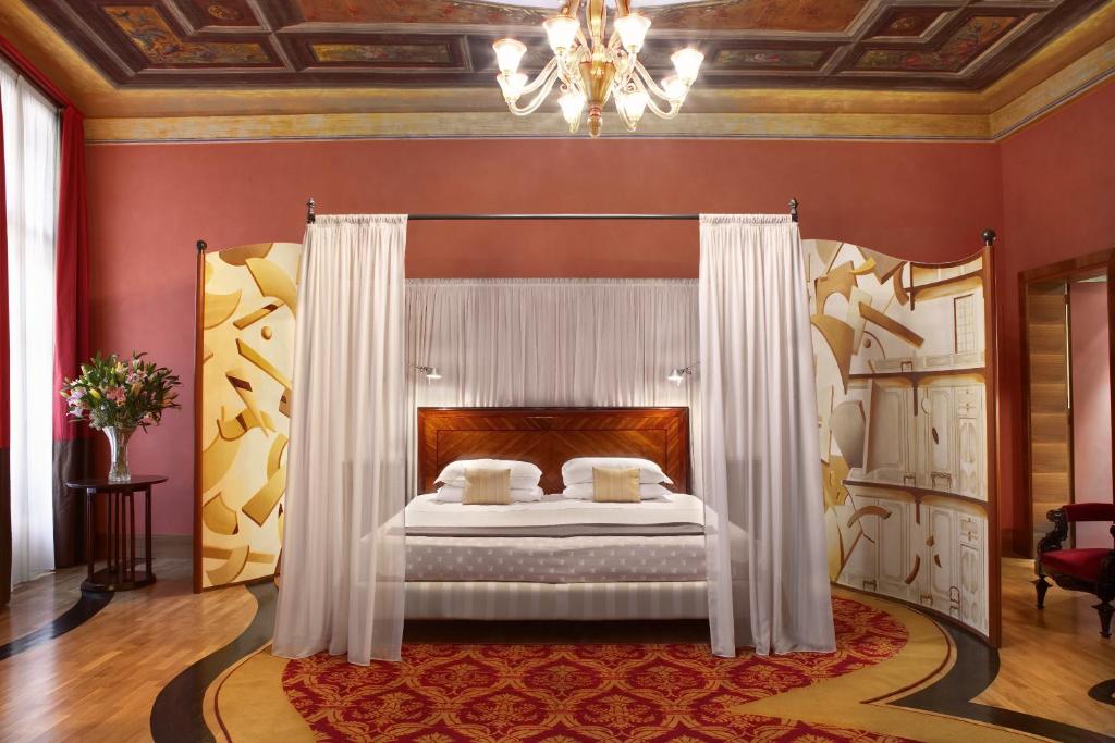 Hotel Saturnia & International photo 2