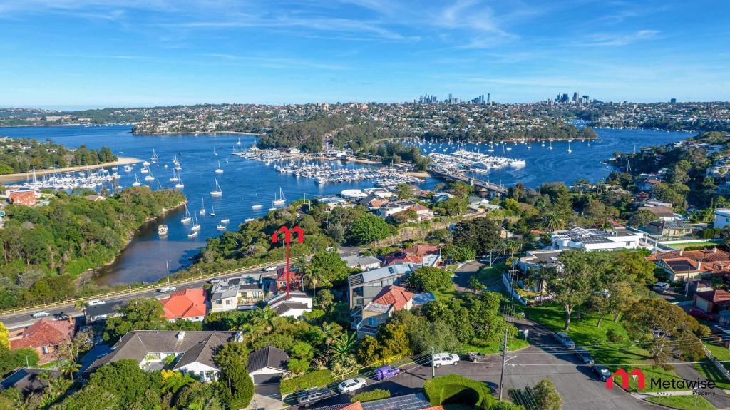MetaWise Luxe 6 Bed Ocean View Family Home in Seaforth photo 2