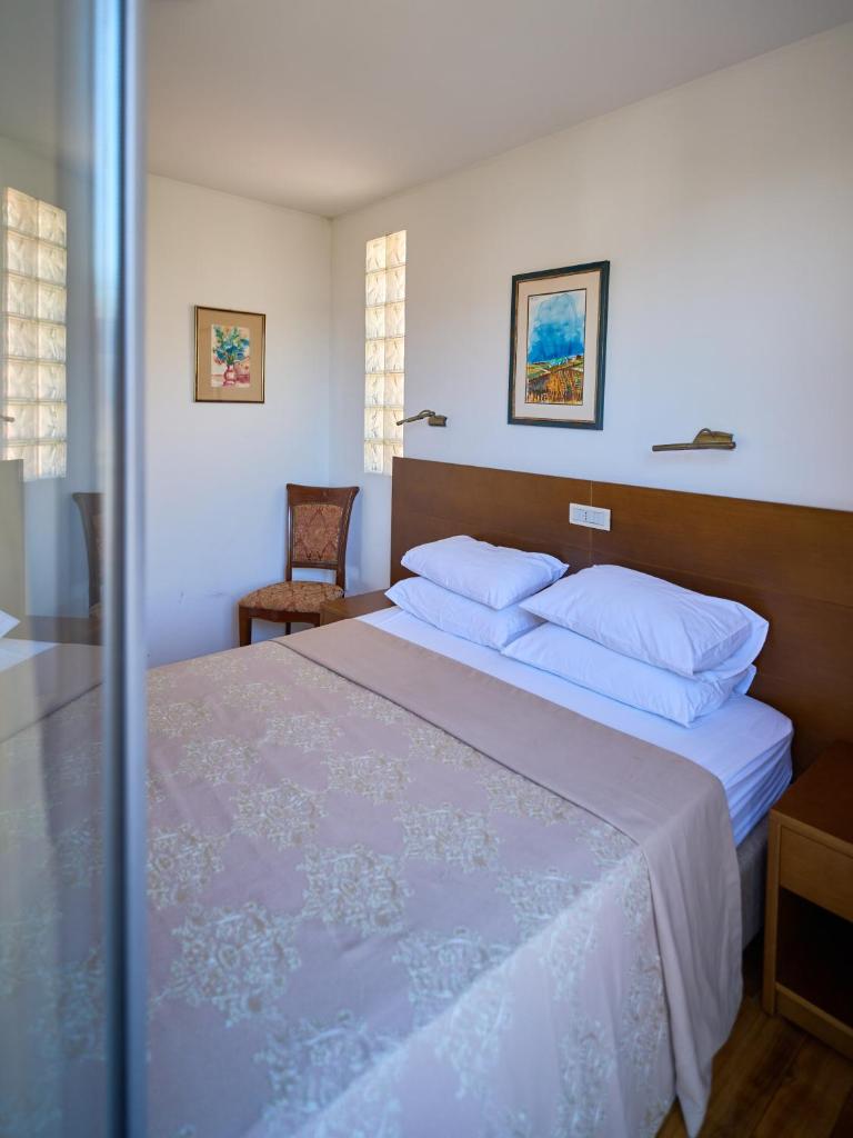 Hotel Petrovac - Tap to explore photos