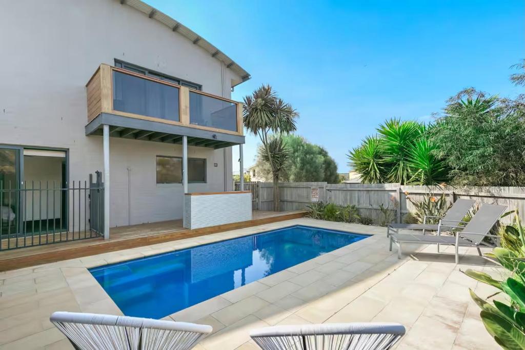 Coastal Escape on Highlander