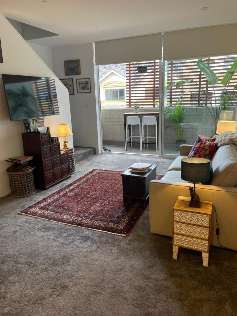 Elegant Apartment, Heart of Newtown with Secure Parking photo 1