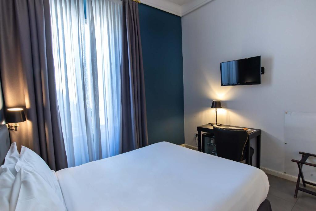 Boutique Hotel Metro 900 - Tap to explore photos