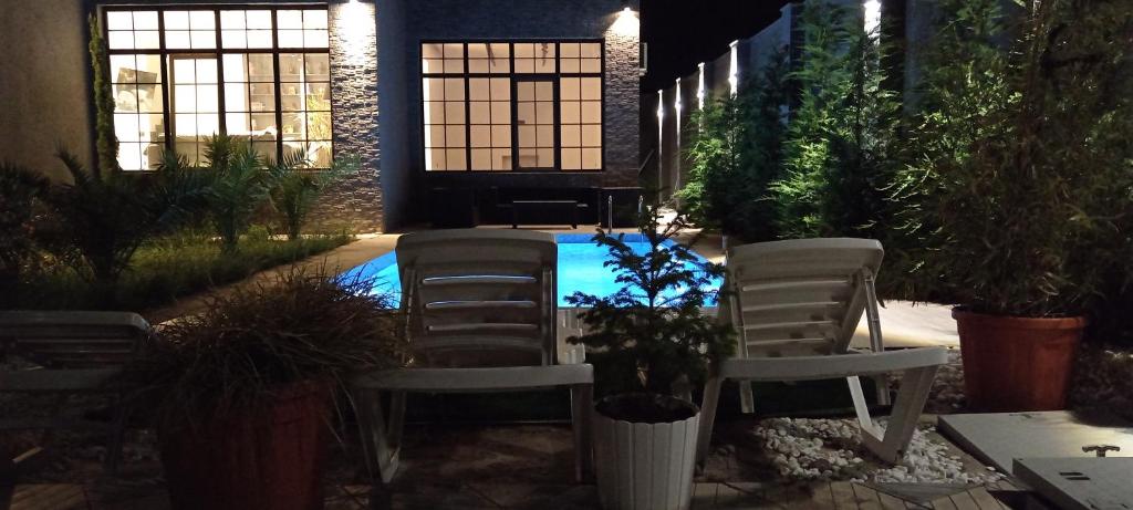 Luxury villa with hot indoor swimming pool photo 1