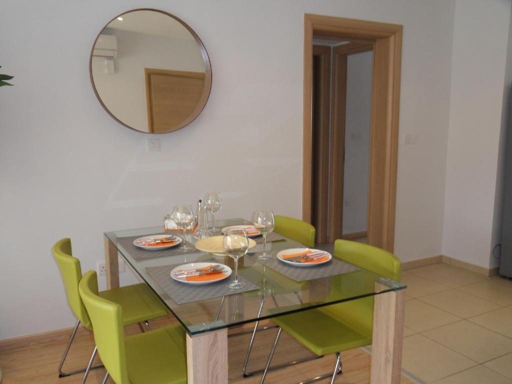 Eden Beach Apartment 207 photo 4