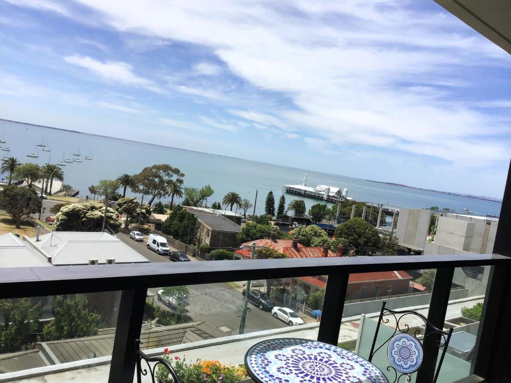0504 MIRAMAR 2 Bedroom Apartment with Bay Views on the Geelong Waterfront photo 2