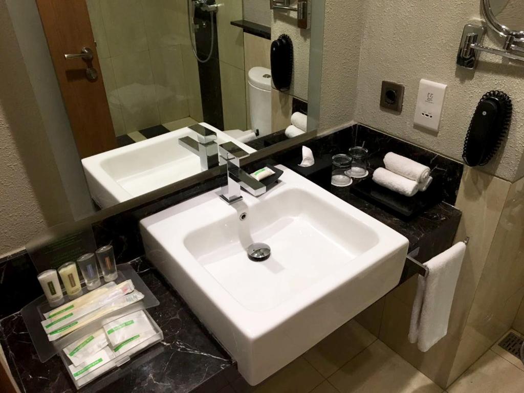 Holiday Inn Cikarang Jababeka by IHG photo 2