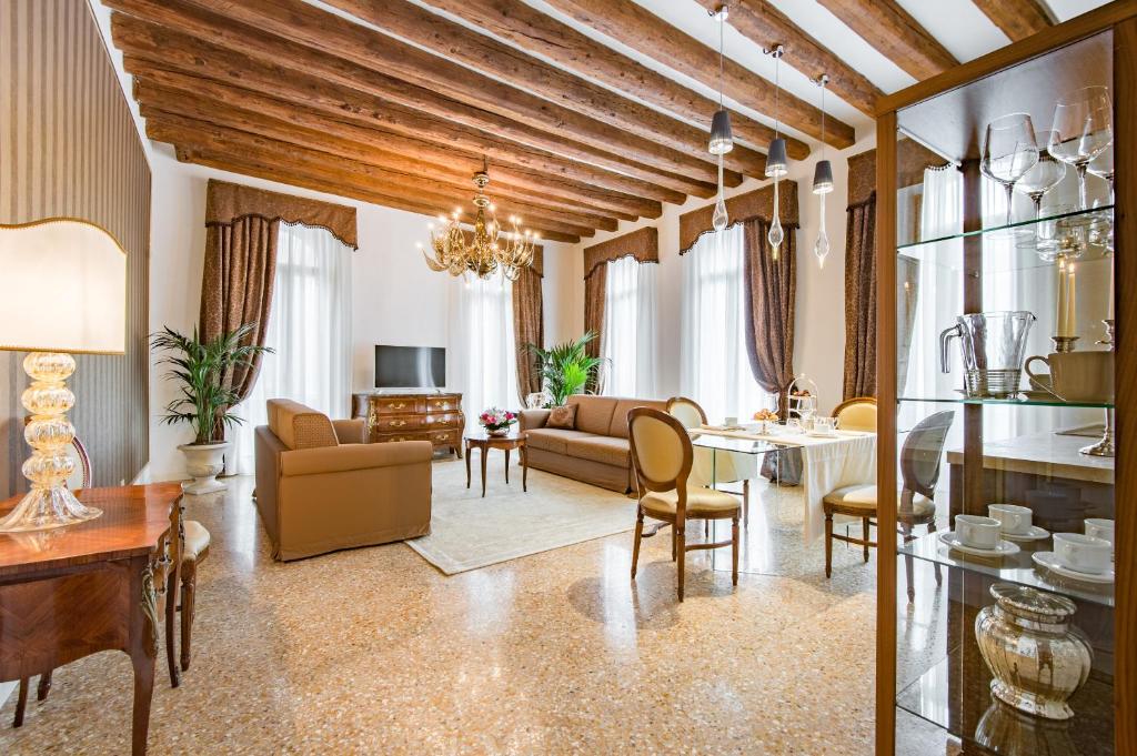 San Teodoro Palace - Luxury Apartments photo 2